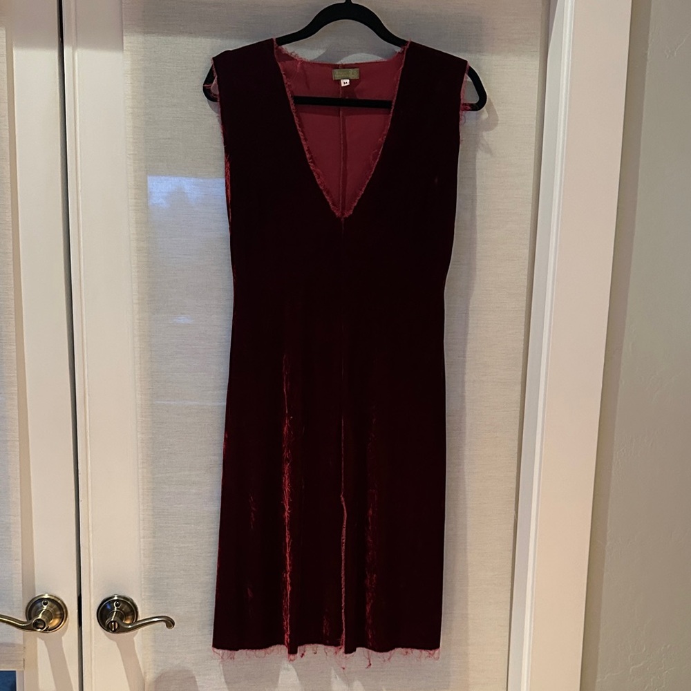 Luxurious Velvet Midi Dress in Deep Burgundy